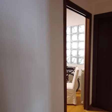 Δωμάτια σε οικογενειακή κατοικία Lively House *